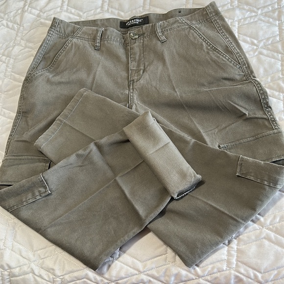 Liverpool Jeans Company Pants - Liverpool Crop Army Green Cargo Pant Size 6/28